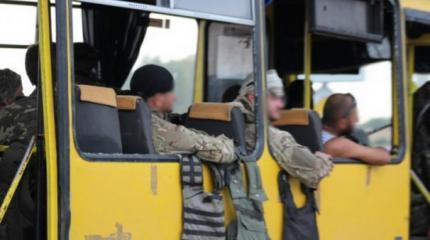 На Украине «для нужд АТО» мобилизуют новые джипы и школьные автобусы На Украине «для нужд АТО» мобилизуют новые джипы и школьные автобусы