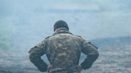 Пьяный офицер ВСУ угомонил обидевшего его сослуживца пулей в спину Пьяный офицер ВСУ угомонил обидевшего его сослуживца пулей в спину