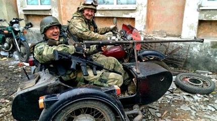 Украинские бойцы воровали топливо у военспецов НАТО и угоняли их мотоциклы Украинские бойцы воровали топливо у военспецов НАТО и угоняли их мотоциклы
