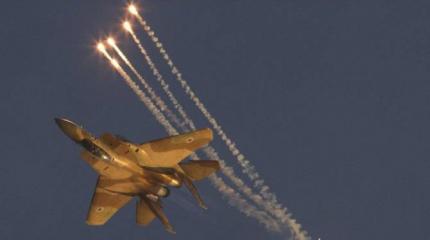 Израильская армия начала бомбить сектор Газа Израильская армия начала бомбить сектор Газа