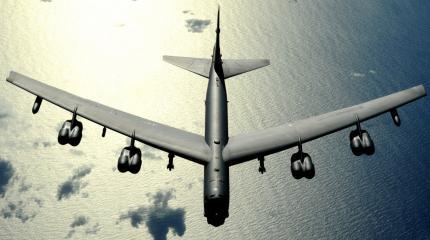 Стратегический абсурд: США сделали из B-52 пиар-оружие Стратегический абсурд: США сделали из B-52 пиар-оружие