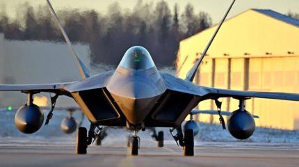 «Невидимку» F-22 объявили бесполезным