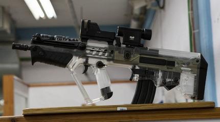 Прозрачный Tavor SAR из фильма «Призрак в доспехах» Прозрачный Tavor SAR из фильма «Призрак в доспехах»