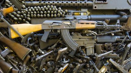 Торговлей оружием на Украине стали промышлять не только офицеры Торговлей оружием на Украине стали промышлять не только офицеры