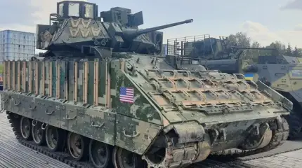 "Неуязвимые" M2 Bradley ВСУ горят, у них отлетают башни и лопаются корпуса