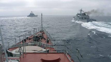 Иран проводит военно-морские учения Иран проводит военно-морские учения