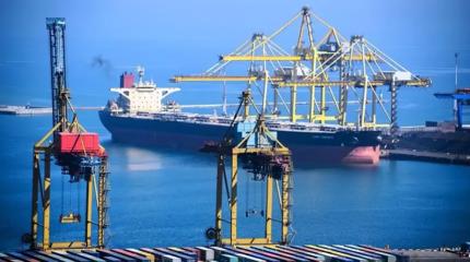 Западная помощь Украине до фронта не доходит: уничтожают в портах