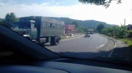 В сторону Мукачево движется военная техника В сторону Мукачево движется военная техника