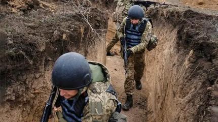 Украина предлагает европейцам туры на фронт. Цена — 10 тыс. евро Украина предлагает европейцам туры на фронт. Цена — 10 тыс. евро