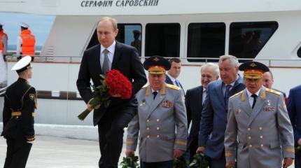 День ВМФ России 2016: Путин на "Авроре", мероприятия, концерт День ВМФ России 2016: Путин на "Авроре", мероприятия, концерт
