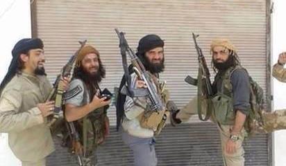 “Псы Ада” ISIS забрали в секс-рабство жен "муджахеддинов" “Псы Ада” ISIS забрали в секс-рабство жен "муджахеддинов"