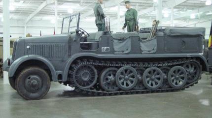 Полугусеничный артиллерийский тягач Sd.Kfz.8