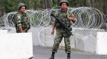Киев подготовил документы на введение военного положения в Украине