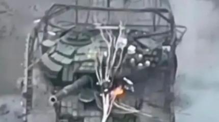 Российский дрон за секунду превратил Т-72 в огненный гейзер