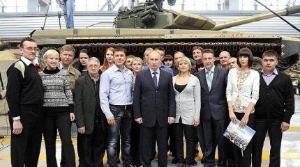 Наш паровоз вперед летит: «Уралвагонзавод» перевели на новые «рельсы» Наш паровоз вперед летит: «Уралвагонзавод» перевели на новые «рельсы»