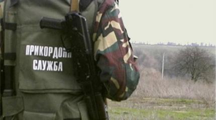 Голых пограничников привязали к деревьям Голых пограничников привязали к деревьям