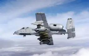 США задействовали штурмовики A-10, в арсенале которых урановые снаряды