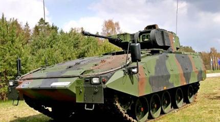 По дорогам Латвии грохочет немецкая техника с крестами на броне По дорогам Латвии грохочет немецкая техника с крестами на броне