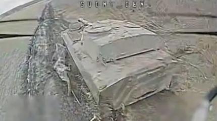 Уничтожение выползшей из "норы" 122-мм самоходки ВСУ сняли на видео