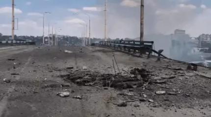 ВСУ теряют важную артерию: авиация РФ атаковала мост в Херсоне