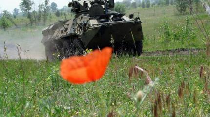 Украинские военные покидают свои позиции в районе Марьинки Украинские военные покидают свои позиции в районе Марьинки