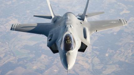 Новейший американский истребитель достиг боевой готовности Новейший американский истребитель достиг боевой готовности