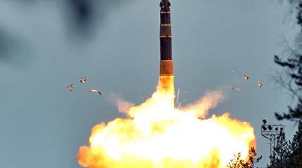 Самолеты-разведчики США отследили пуски российских стратегических ракет Самолеты-разведчики США отследили пуски российских стратегических ракет