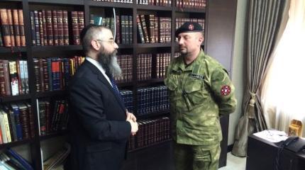 Открылась синагога для боевиков-жидобандеровцев из «Правого сектора» Открылась синагога для боевиков-жидобандеровцев из «Правого сектора»