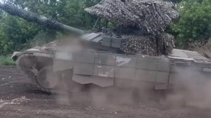 Танкисты ЮВО уничтожили бронетранспортер и пункт временной дислокации ВСУ