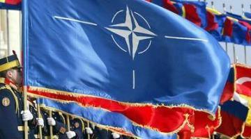 Сотрудничать с НАТО можно и нужно, но ухо востро