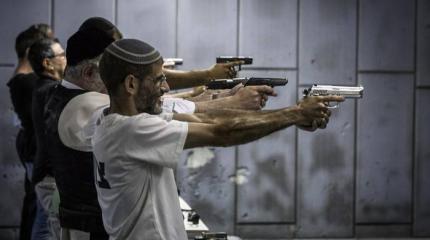 В свете террористических атак, власти Израиля решили вооружить население В свете террористических атак, власти Израиля решили вооружить население