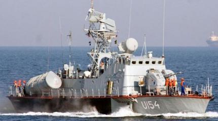 Власти Украины: Корабль ВМФ РФ попытался захватить украинский катер Власти Украины: Корабль ВМФ РФ попытался захватить украинский катер