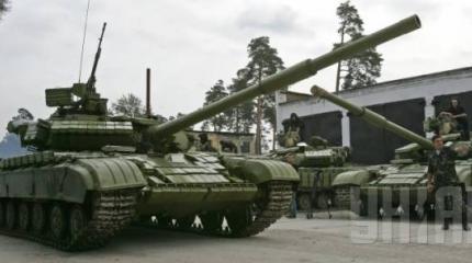 Из Харькова в зону «АТО» перебрасываются колонны танков Из Харькова в зону «АТО» перебрасываются колонны танков