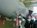 Министр обороны Японии посетил в США завод по производству F-35