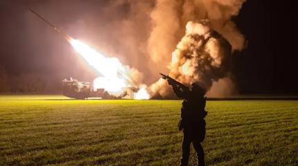 Сырский допрыгался. «Почему русские Запорожский фронт взломали?!»