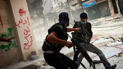 Побег из Дамаска: тысячи боевиков в панике отступают в Идлиб Побег из Дамаска: тысячи боевиков в панике отступают в Идлиб