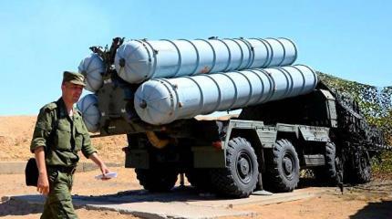 России удается зарабатывать на поставках оружия и Азербайджану, и Армении России удается зарабатывать на поставках оружия и Азербайджану, и Армении