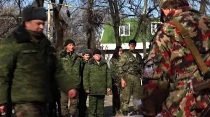 Новобранцы батальона Гиви приняли присягу на верность ДНР Новобранцы батальона Гиви приняли присягу на верность ДНР