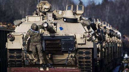 «США построят 1350 Abrams и въедут на Красную площадь»