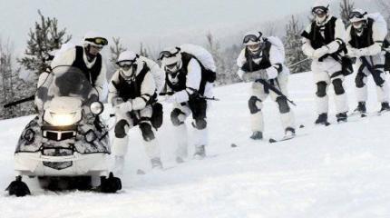 Военных в Арктике обеспечили морозоустойчивой формой