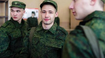 Число сторонников призыва в армию в России достигло рекорда Число сторонников призыва в армию в России достигло рекорда