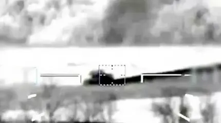 Новейшие "летающие танки" - вертолеты Ми-28НМ жгут танки целыми колоннам Новейшие "летающие танки" - вертолеты Ми-28НМ жгут танки целыми колоннам