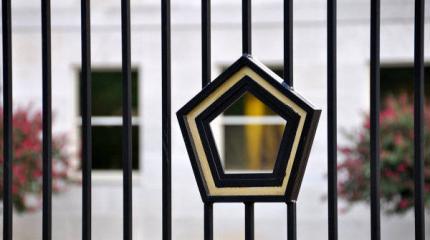 Пентагон отказал министерству обороны Грузии и отослал к России Пентагон отказал министерству обороны Грузии и отослал к России