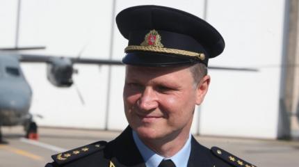 Главу литовских ВВС Навицкаса уволили за ремонт вертолетов в России Главу литовских ВВС Навицкаса уволили за ремонт вертолетов в России
