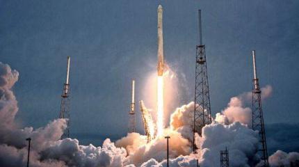 Американская ракета Falcon 9 взорвалась сразу после запуска Американская ракета Falcon 9 взорвалась сразу после запуска