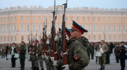 Россия укрепляет оборону: в стране воссозданы два военных округа Россия укрепляет оборону: в стране воссозданы два военных округа
