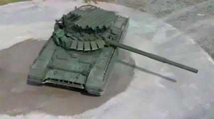 Новейшая версия Т-72Б3М получила защиту от дронов в передней части корпуса
