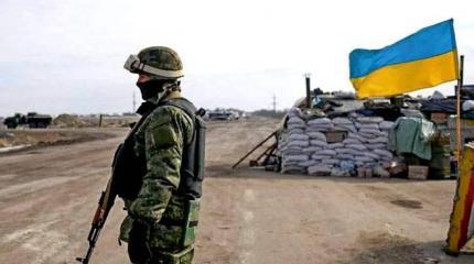 Ополченцев под Марьинкой атакуют группы опытных бойцов ВСУ