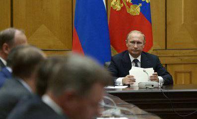Путин впервые провел заседание Совбеза в Севастополе Путин впервые провел заседание Совбеза в Севастополе