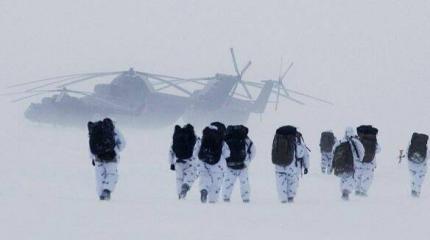 Российские десантники в этом году планируют снова высадиться на Северном полюсе Российские десантники в этом году планируют снова высадиться на Северном полюсе